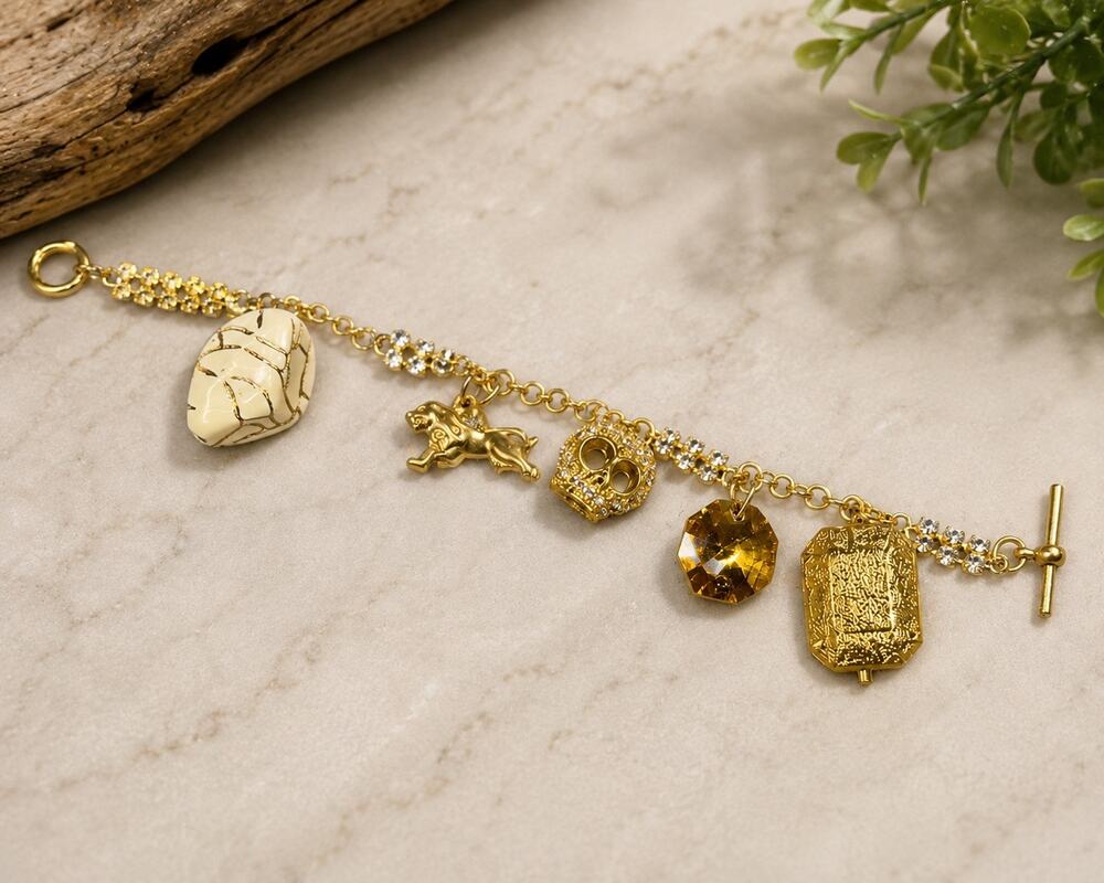 Handmade Gold Charm Bracelet Rhinestone Skull Lion Crystal Toggle Clasp 7.5”
